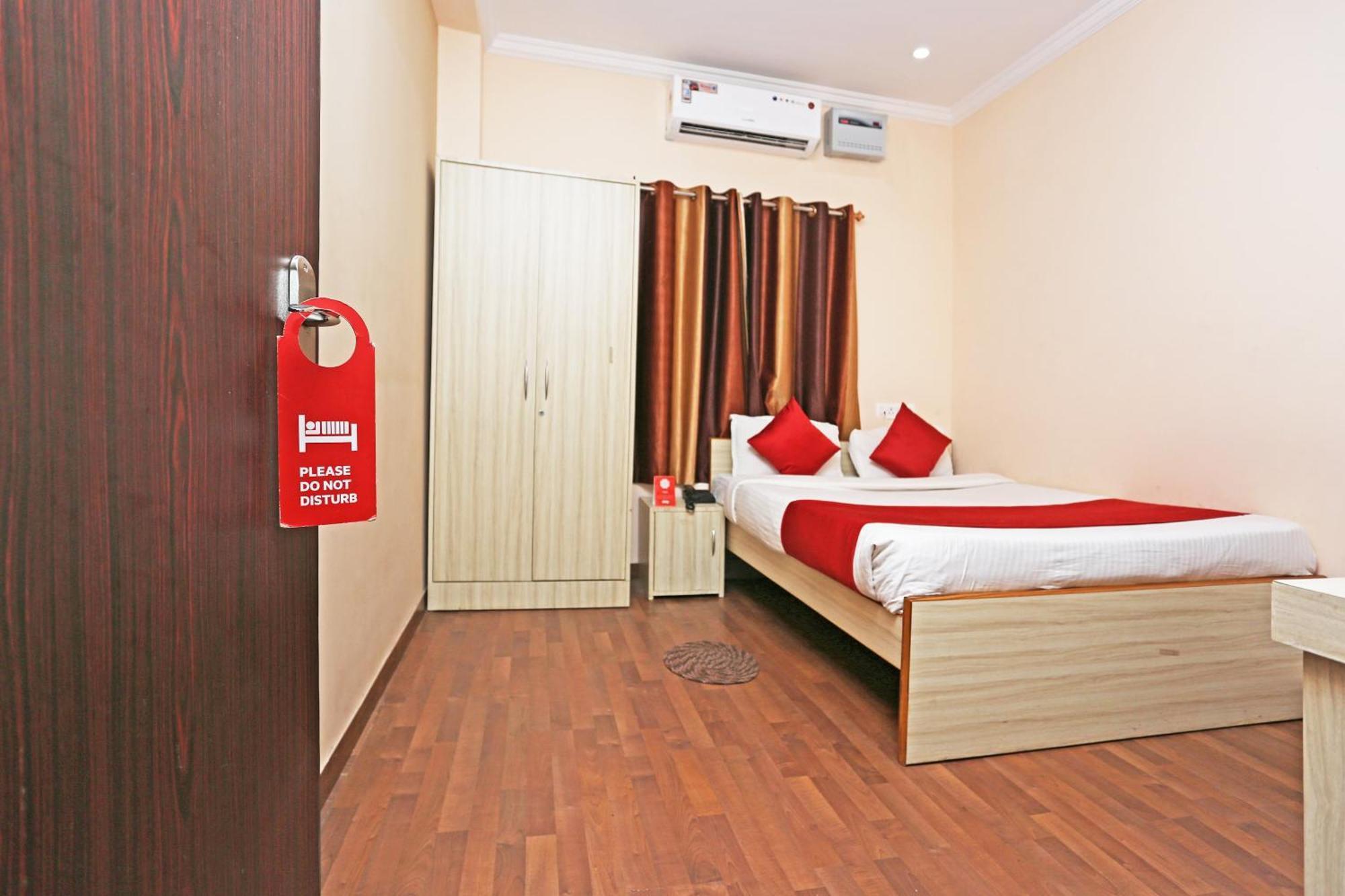 בובנשוואר Flagship Lazystays מראה חיצוני תמונה